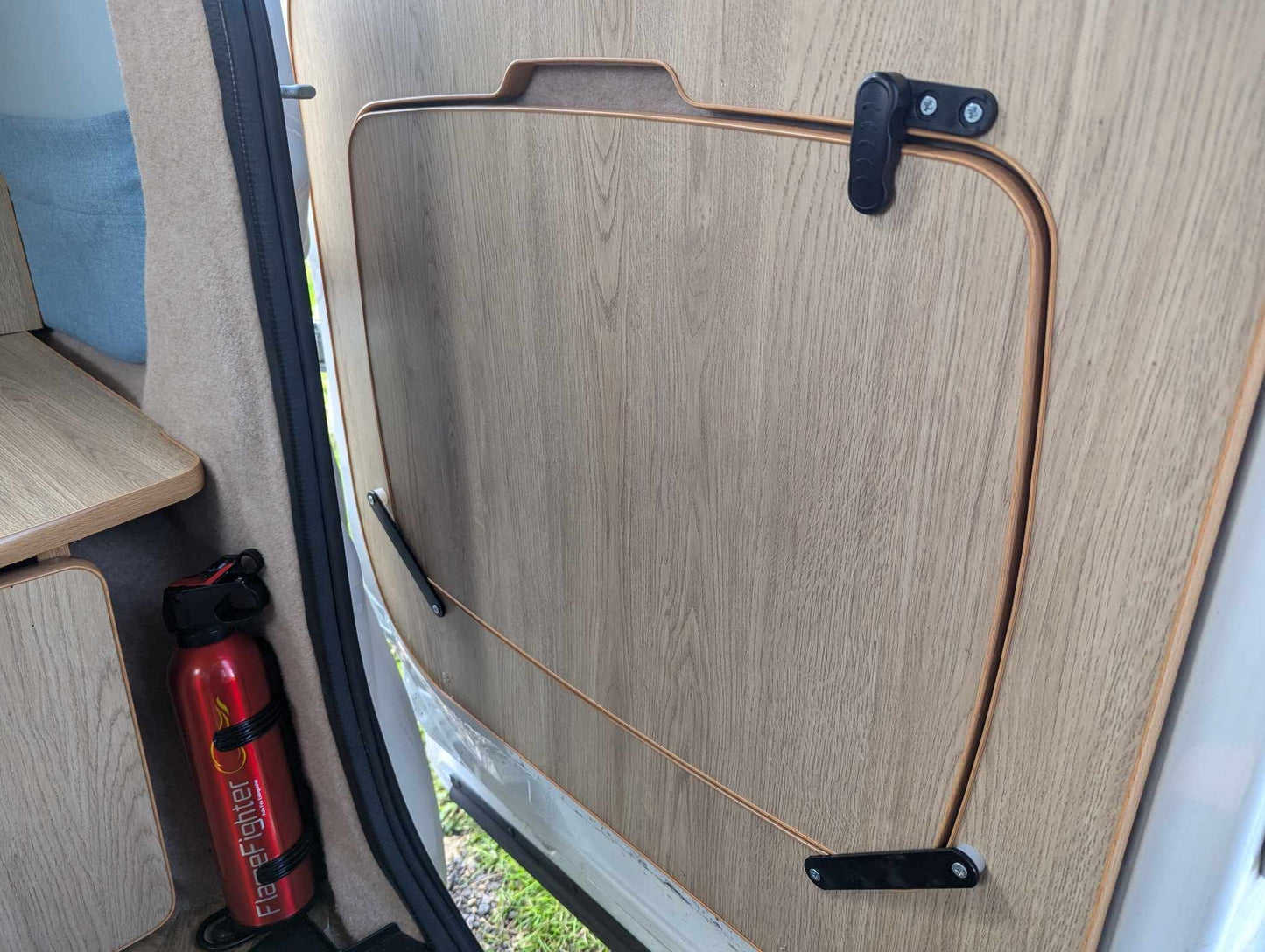 CCCAMPERS Nissan NV200 Esacpe Camper Van Upgrade for a Sliding door Integrated Table