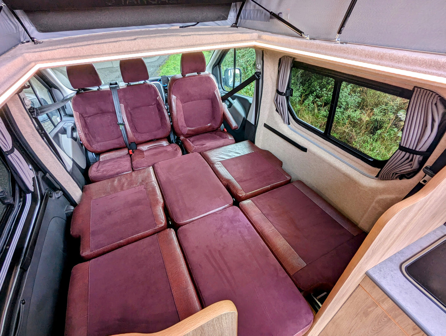 CCCAMPERS Escape Camper Twin Conversion for Renault Trafic, Nissan NV300 Primastar, Transit Custom, Volkswagen Transporter and Vauxhall Vivaro MK 1 & MK 2