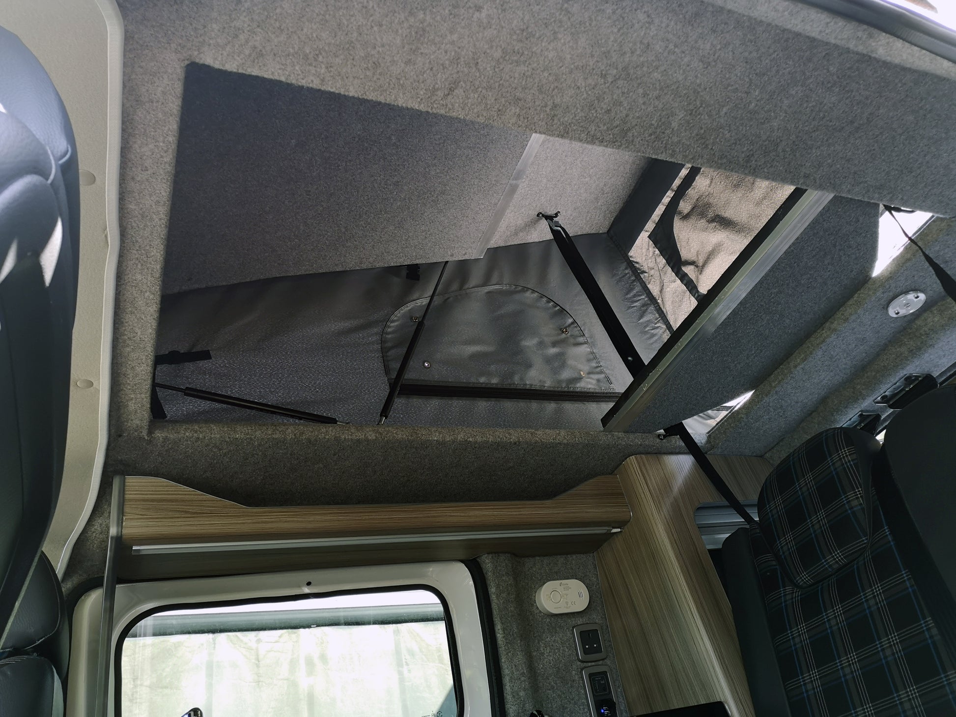 CCCAMPERS - NV200 Stargaze Pop Up Elevating Roof Bed & Use Outdoor  Mattress –